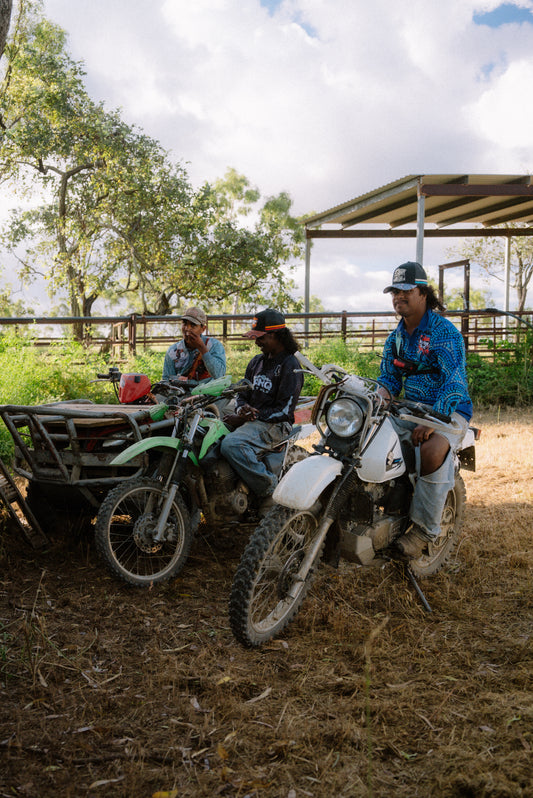 🔥NEW🔥 FarQ Dot Art Shirt Long Sleeve - Hogs Dogs Quads Shop